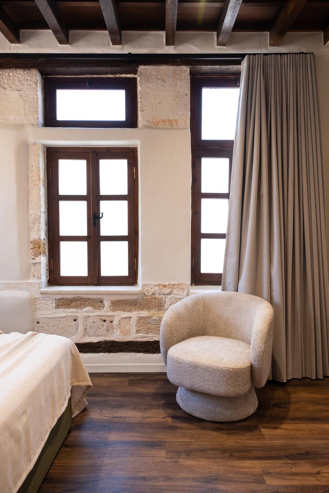 Qualia Slowlife Suites Hriszí Aktí Haniá Kültér fotó